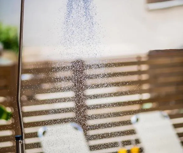 Nikos & Maria Ii 라가나스