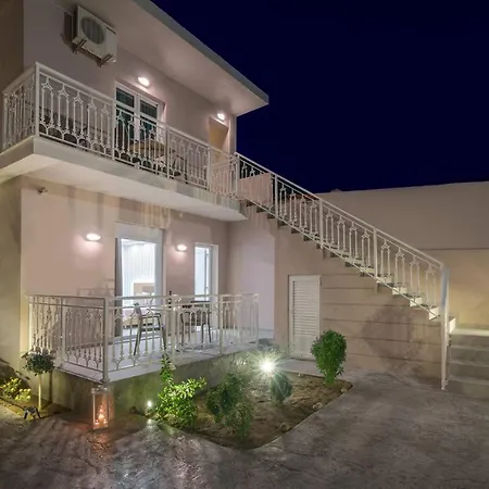 Nikos & Maria Ii * Laganas