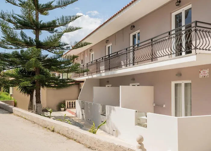 Nikos & Maria Ii Daire Laganas